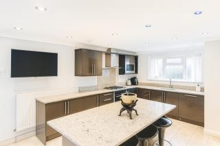 Stunning home next to Excel, London City Airport and East London University - 1