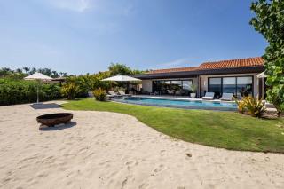 Beachfront Villa with Butler and Private Pool - 9