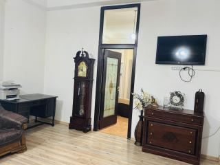 Vila de închiriat în Bucium ! 3 dormitoare ,2 băi - 9