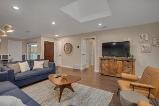 5BD-3BA in the Heart of Dallas wit Pool & Hot Tub - 8