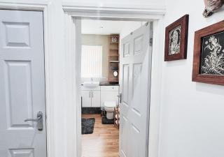 Stylish & Modern 2BR Flat nr Nottingham City Centre - 9