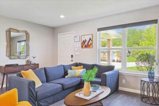 Peaceful and Relaxing Getaway w Beautiful Pool - 4