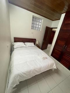 Emma-Geo Residence Makepe St Tropez - 1