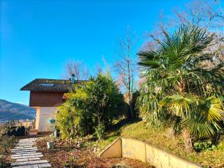 Panoramic Cottage - 1