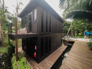 Boatique Hotel and Marina - 8