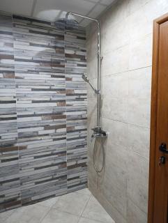 Comfortable bed and nice view - 1