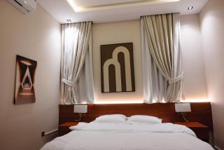 Elegant 3BR Apartment with Private Cinema NZL269 - 5