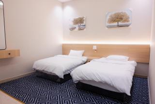 Elegant 3BR Apartment with Private Cinema NZL269 - 3