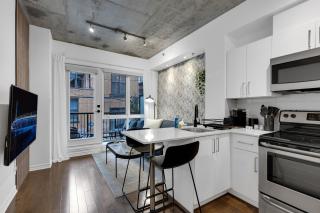 Dreaming at the Base of the Mountain With Parking - 5