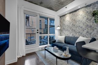 Dreaming at the Base of the Mountain With Parking - 4