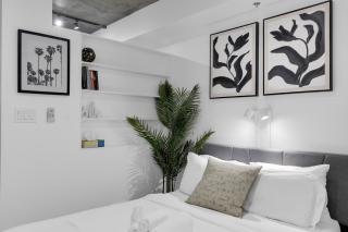 Dreaming at the Base of the Mountain With Parking - 7