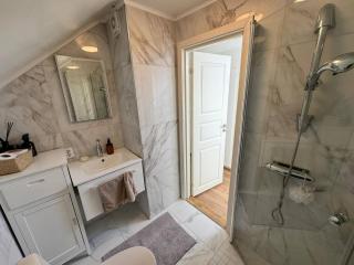 Family & Worker Accommodations in Uddevalla - 3