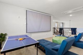 Lux Villa Private Backyard • 86” TV• Theater •Pong - 9