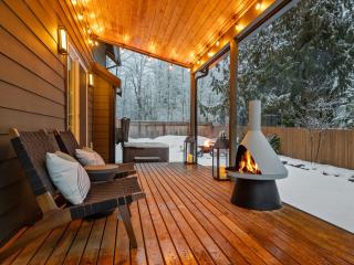 Sauna Hot Tub Cabin 7 Mins to Mt Rainier - 8