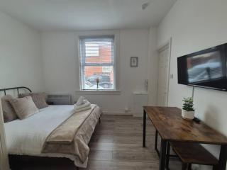 #2 Cosy Portsmouth Studio - 6