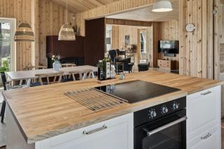 Modernized Holiday Home 800 Meter From The Beach - 5