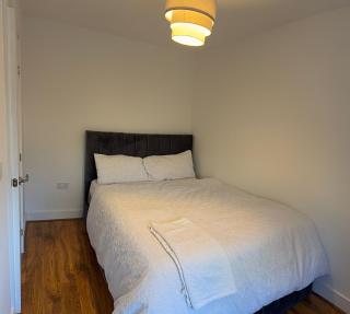 Comfortable double room with shared spaces - 5