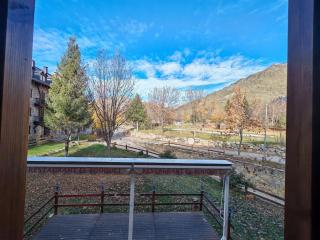 Calideza máxima- Chimenea, balcón y jardín - Cosmos 2 - 9