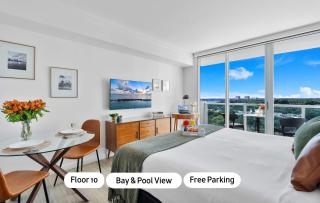 MVR Designer Suite with Balcony and Miami-s Best Views - 0