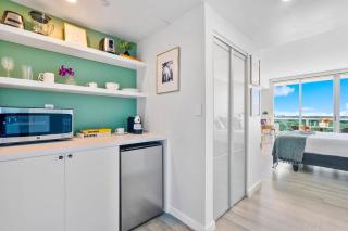 MVR Designer Suite with Balcony and Miami-s Best Views - 7