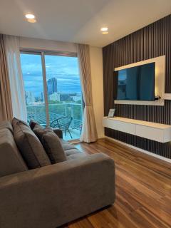 Modern apartment steps from Shopping del Sol - 0