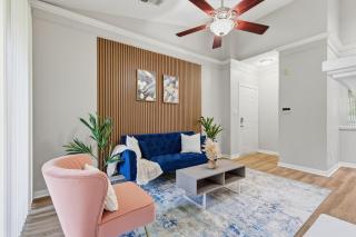 Stylish 1BR Suite with All the Comforts of Home - 2