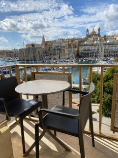 Birgu SeaView Apartment - 6