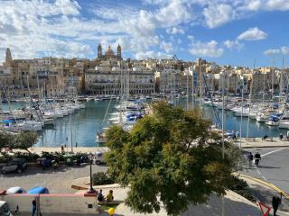 Birgu SeaView Apartment - 1