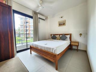 Cozy 1BHK Candolim Stay - Pool, WiFi & Balcony for Workations and Holidays - 9