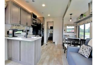 Mins from the Lake! King Bed • Firepit • Grill - 4