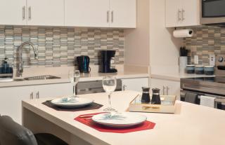 Walk to Mullins Beach Ground Floor Pool Fast WiFi - 2