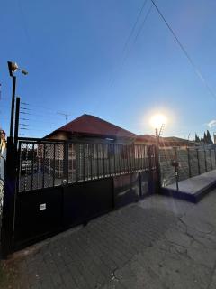 Kelmatic Guesthouse on 5th Ave - 3