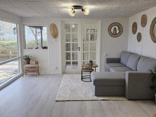 Family-Friendly Cottage Near the Coast - 1