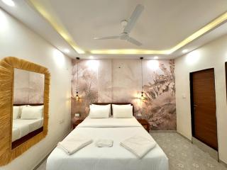 Bright Boho Studio Near Candolim Beach - Modern Amenities & Work Desk - 8