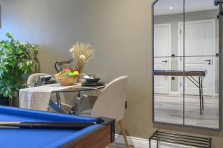 NEW - Long-Term Stays - Work & Relax - Springwell Suite - sleeps 4! - 8