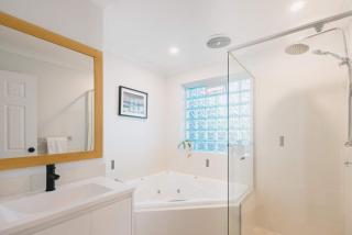 Modern Coastal Escape Walk to Scarborough & Brighton Beach - 2