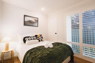 Modern Coastal Escape Walk to Scarborough & Brighton Beach - 1