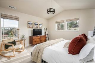 Bachelor Bliss with Hot Tub & ADU - Deschutes River Woods - 8