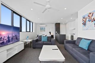 Modern 2BD Apartment in the Heart of Broadbeach - 1