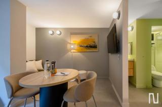 NOK Elegant 1BR Apartment with Private Terrace - 9