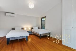 Chapter 3 House in Malvern - 9