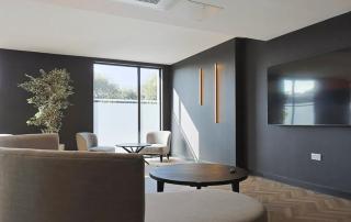 Luxury Apartment - Free Parking & GYM - Sleeps 4 - 6