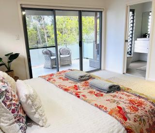 Oasis by the Bay - 4 bedroom Beach House - 6