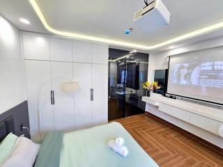 1BR Apartment - Landmark View, Netflix & Kitchen - 0