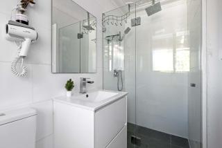 Convenient Double Ensuite Room - Peakhurst - 4