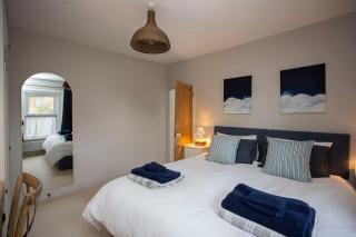 Charming Family Cottage in Bath with Parking - 9