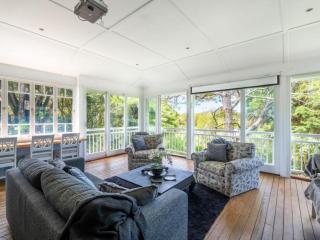 Tulip Gardens Estate - Spa, Sauna & Pet Friendly - 1