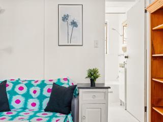 Convenient Studio in Trendy Inner-City Suburb - 7