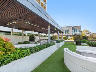 City Views & Inner-North Cool at Your Door - 4