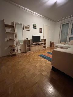 Apt 1944 Free Parking - 4